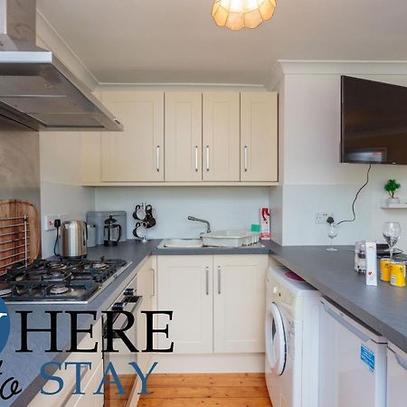 Lovely Apartment By The Hillwood Park-Free Parking エディンバラ エクステリア 写真