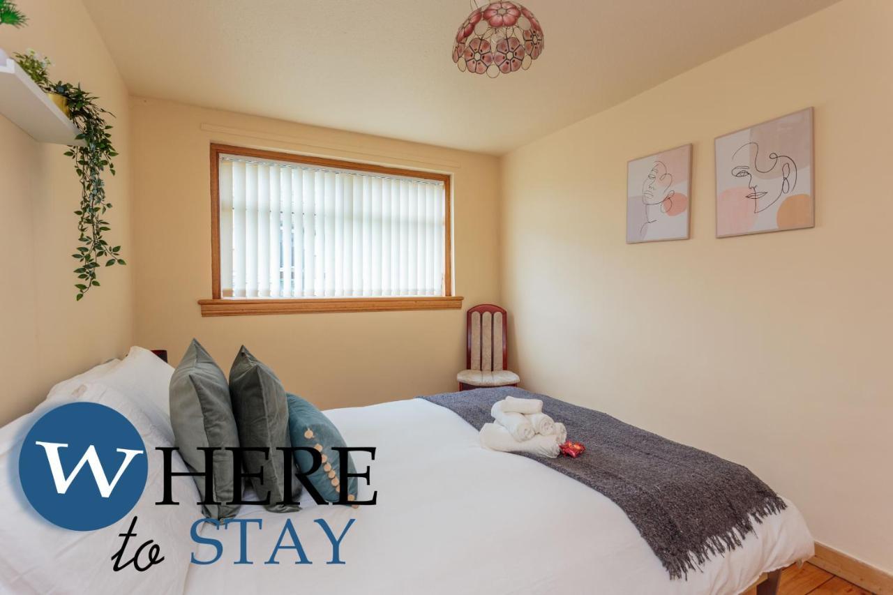 Lovely Apartment By The Hillwood Park-Free Parking エディンバラ エクステリア 写真