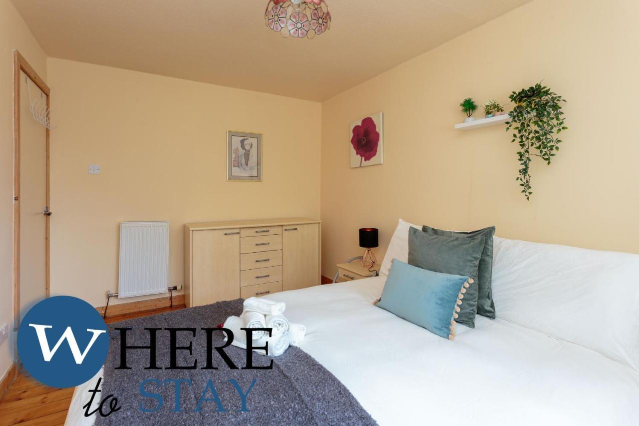 Lovely Apartment By The Hillwood Park-Free Parking エディンバラ エクステリア 写真