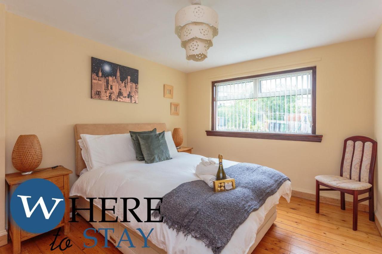 Lovely Apartment By The Hillwood Park-Free Parking エディンバラ エクステリア 写真