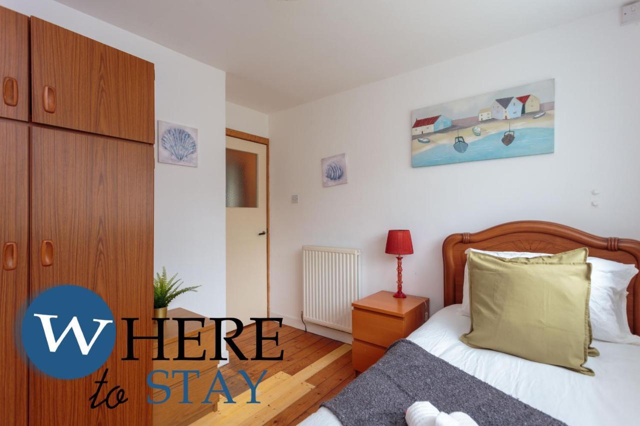 Lovely Apartment By The Hillwood Park-Free Parking エディンバラ エクステリア 写真
