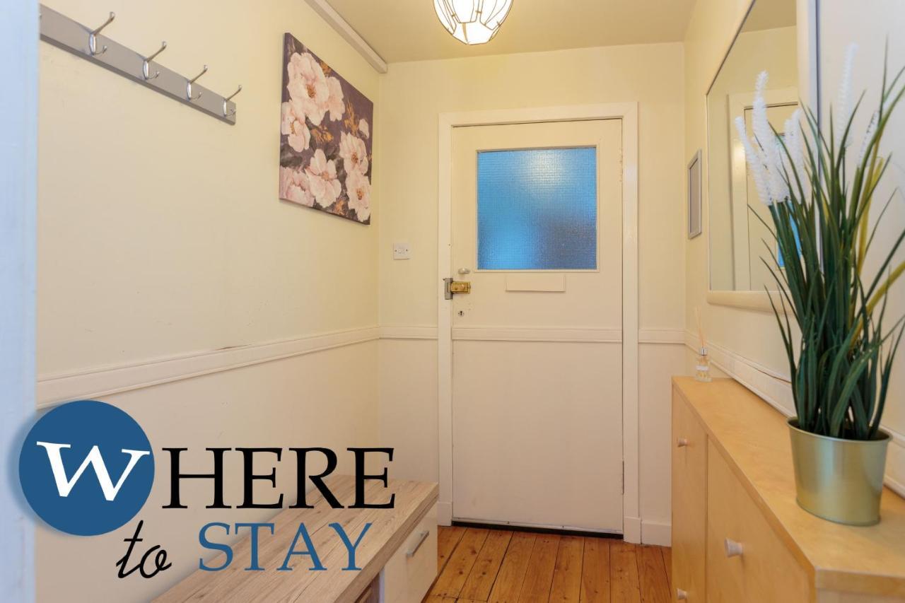 Lovely Apartment By The Hillwood Park-Free Parking エディンバラ エクステリア 写真